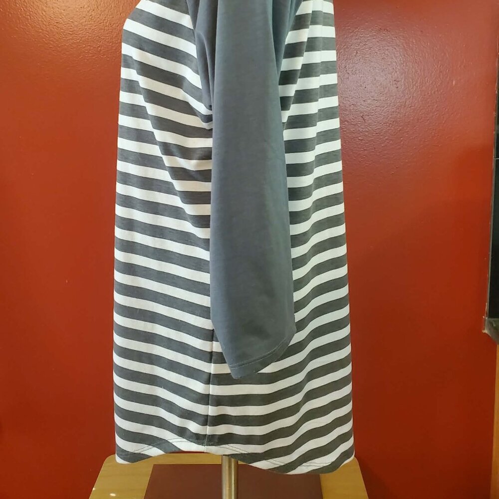 LuLaRoe Randy Stripes - Picture 8 of 10